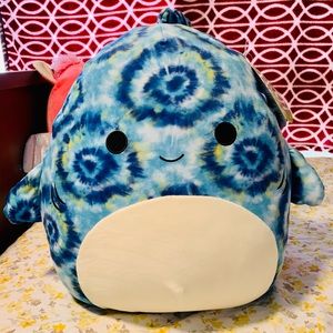 Squishmallow Luther shark 16”